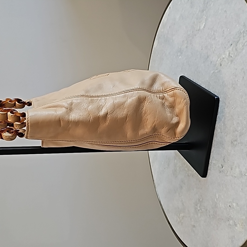 👑AUTHENTIC RARE👑 Vintage CHANEL CC Beige Lambskin Shoulder Tote - Picture 9 of 15